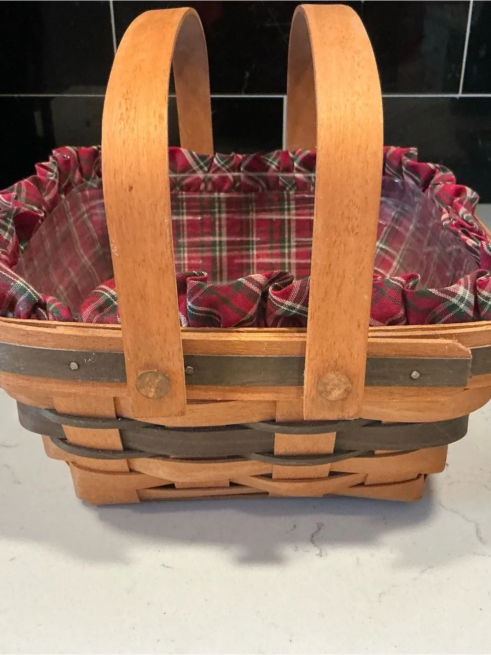 1993 Longaberger bayberry basket Christmas collection fabric liner & plastic